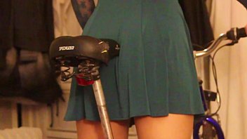 free step daughter learning to ride bike grinds in panties free