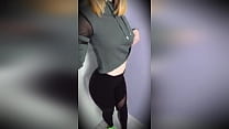 free хорошенькая русская 18 летняя девушка снимает с себя одежду на камеру мобильного телефона free