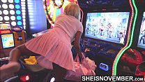 free 볼링장에서 의붓형제와 남자친구를 속이고 있습니다 sheisnovember라는 의붓자매 의붓형제와 몰래 섹스를 하고 더러운 화장실에서 성교하고 큰 젖꼭지를 내밀고 있습니다 free