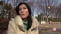 free 綺麗な顔立ちの熟女にエッチなおもちゃを渡してモニタリング熟れた身体をうねらせて感じまくる姿が股間にくる free
