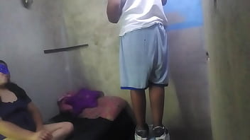free look the painter is working in my room and i invited him to make a video free
