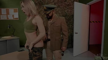 free эмма роуз очень серьезно взялась за работу шпиона и даже трахается с генералом доминик пасифико trans angels free