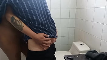 free 汚い老人が喉を犯される free