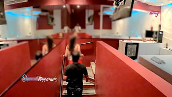free мы с другом жарко целуемся в мотеле пока мой муж снимает на видео free
