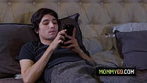 free горячая милфабрюнетка пенни барбер занимается сексом втроем с пасынком и сводной племянницей хлоей сюрреал free