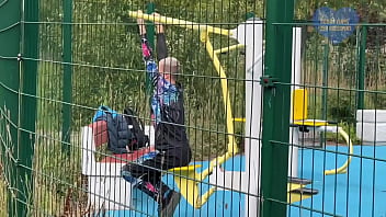 free незнакомец трахает спортивного парня в заброшенном доме и кончает в задницу free