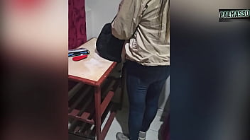 free 실제 돈을 위한 섹스 최근 미국에서 온 한 외국인 이민자가 값싼 호텔에서 이동 중에도 섹스를 하고 현금을 대가로 자신의 모습을 녹음하는 데 동의합니다 free