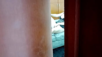 free я узнаю что моя мачеха девушка с вебкамеры и просит меня устроить шоу для ее пользователей и в итоге я ее трахаю free