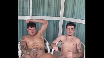 free я убедил своего натурального парня из спортзала вступить со мной в братство у меня во рту появилось молоко free