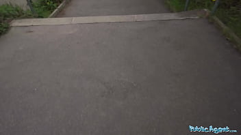 free public agent milf наклоняется для толстого члена на улице в сарае в саду free